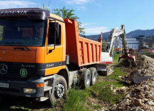 Zemeljska pripravljalna dela, gradnja cest, tlakovanje, asfaltiranje, gradnje škarp