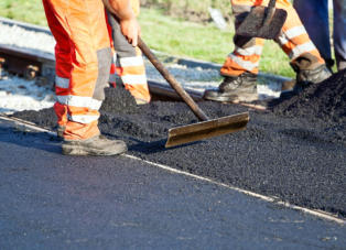 Zemeljska pripravljalna dela, gradnja cest, tlakovanje, asfaltiranje, gradnje škarp