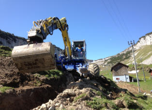 Zemeljska pripravljalna dela, gradnja cest, tlakovanje, asfaltiranje, gradnje škarp