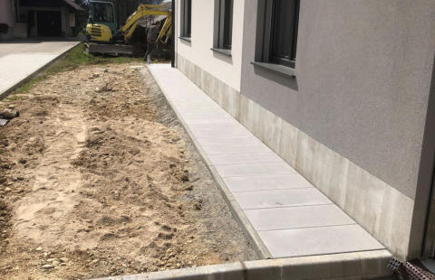 Tlakovanje dvorišč